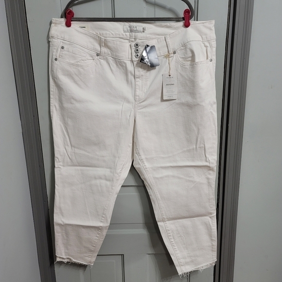 Torrid JEGGING SKINNY VINTAGE STRETCH HIGH-RISE JEAN FRENCH VANILLA size 24 - Picture 9 of 10